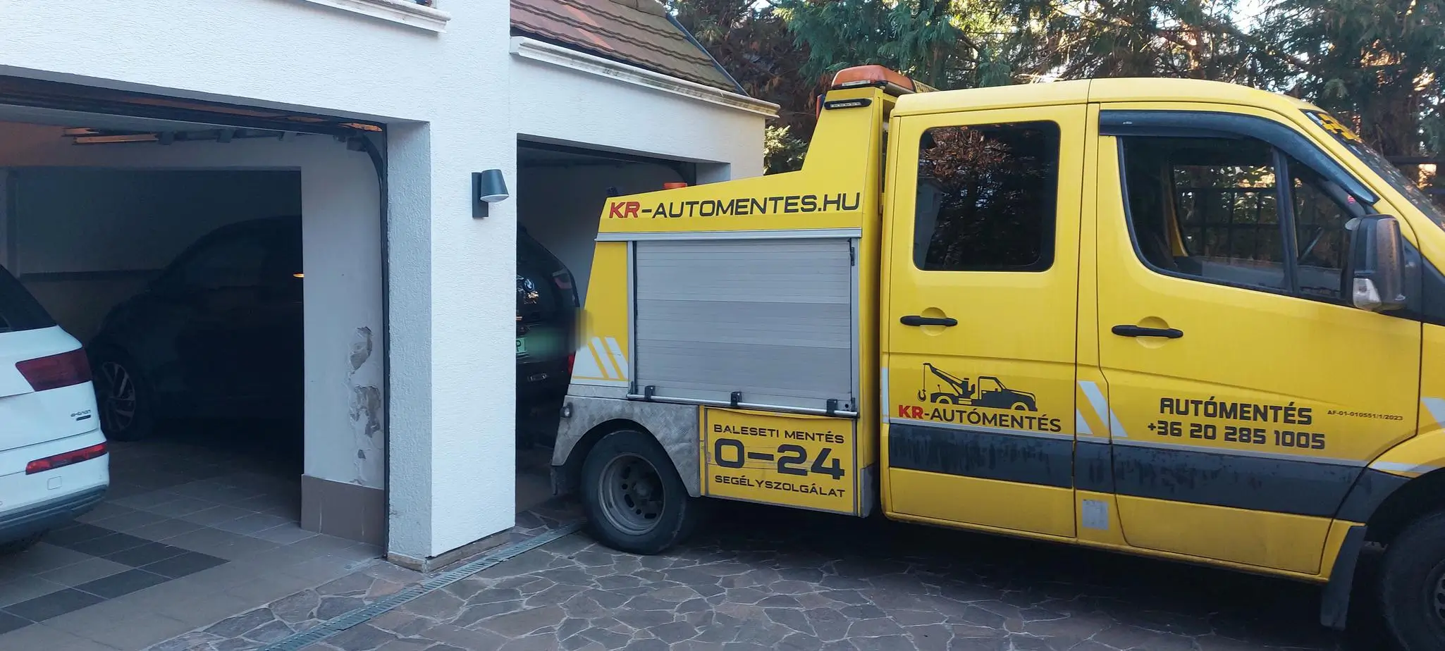 Autómentő szolgáltatás Solymár területén, gyors és megbízható segítség gépkocsik számára.